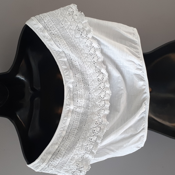 O'Neill white top trimmed with lace size L - Picture 5 of 5